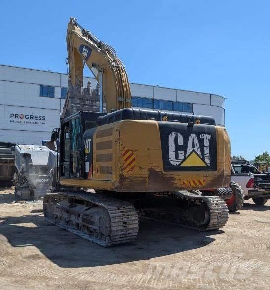 CAT 330 Excavatoare pe șenile
