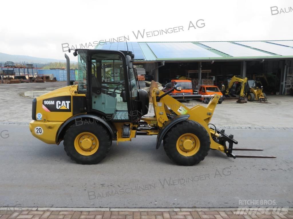 CAT 906M Incarcator pe pneuri