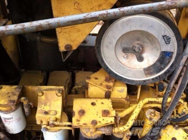 Komatsu d155a-3 Buldozere pe senile