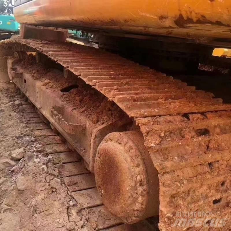 CAT 324 Excavatoare pe șenile
