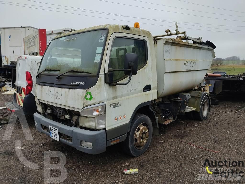 Mitsubishi Fuso Camion de deseuri