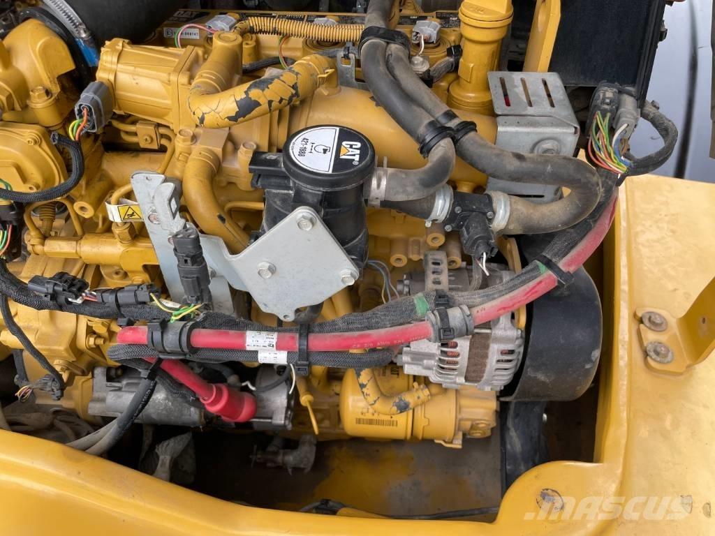 CAT 908M Incarcator pe pneuri