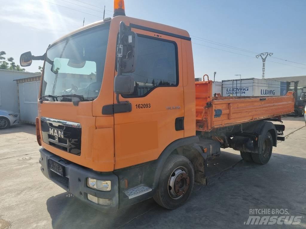 MAN 8.180 Autobasculanta