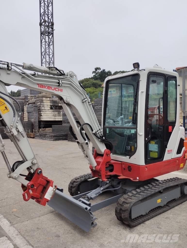 Takeuchi TB 225 Mini excavatoare < 7t