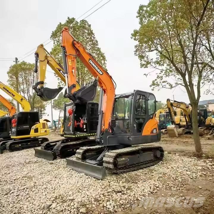 Doosan DX 60 Excavatoare pe șenile
