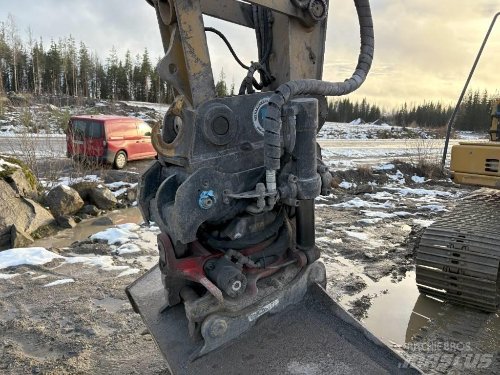 CAT 313F Excavatoare pe șenile
