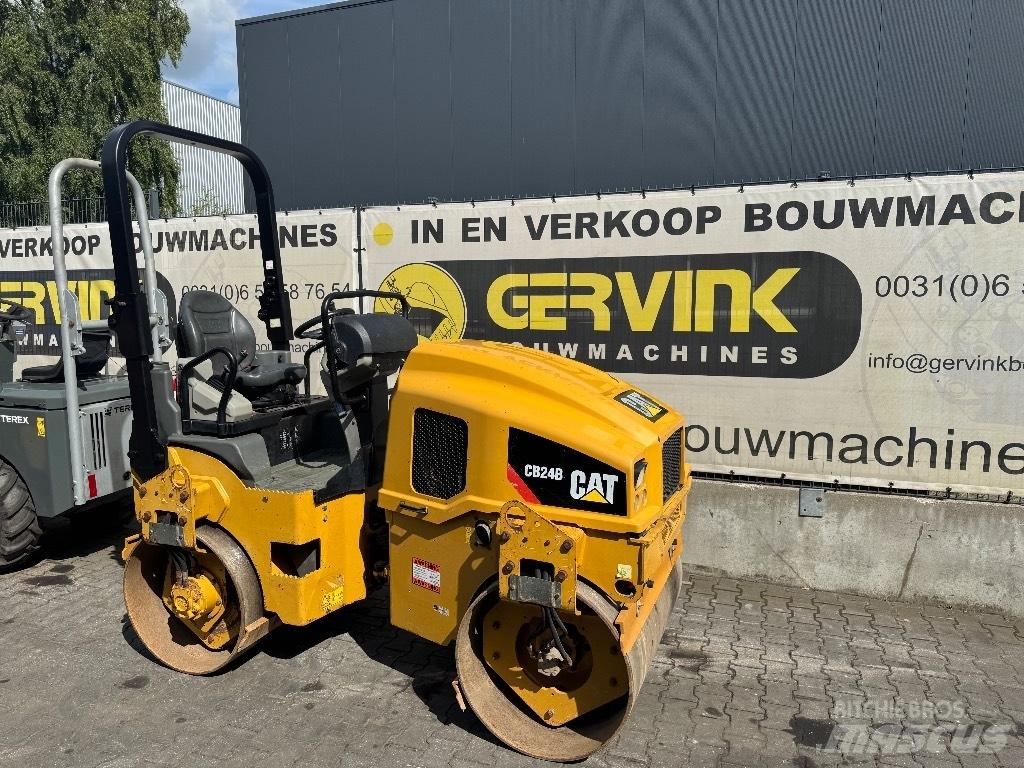 CAT CB 24 B Cilindri compactori dubli