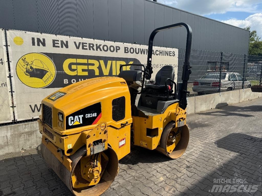 CAT CB 24 B Cilindri compactori dubli