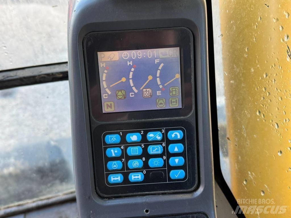 Komatsu PW 160-7 Excavatoare cu roti
