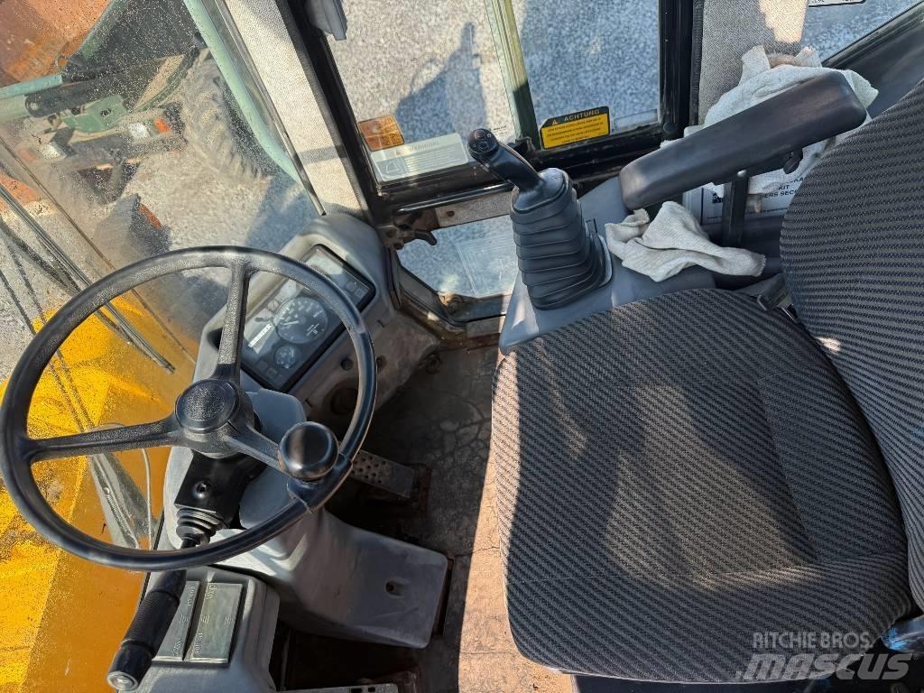 Liebherr L 522 Incarcator pe pneuri
