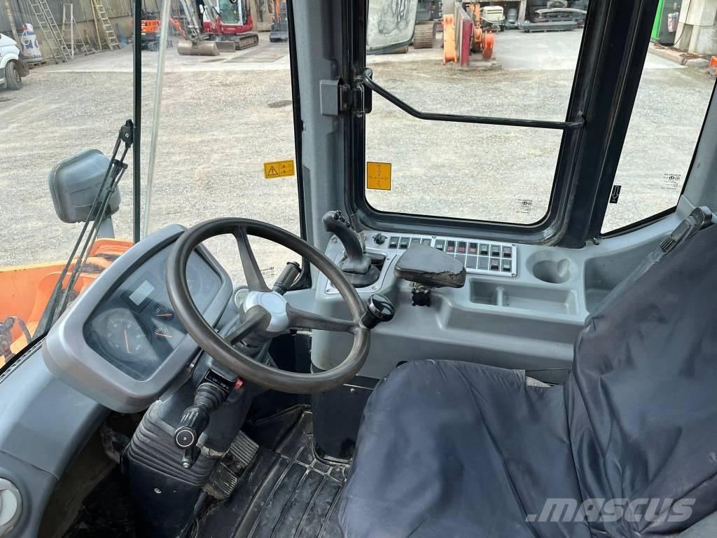 Doosan DL 200 Incarcator pe pneuri