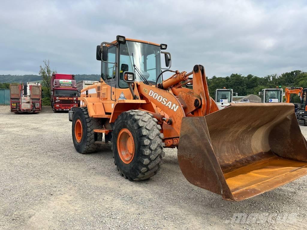 Doosan DL 200 Incarcator pe pneuri