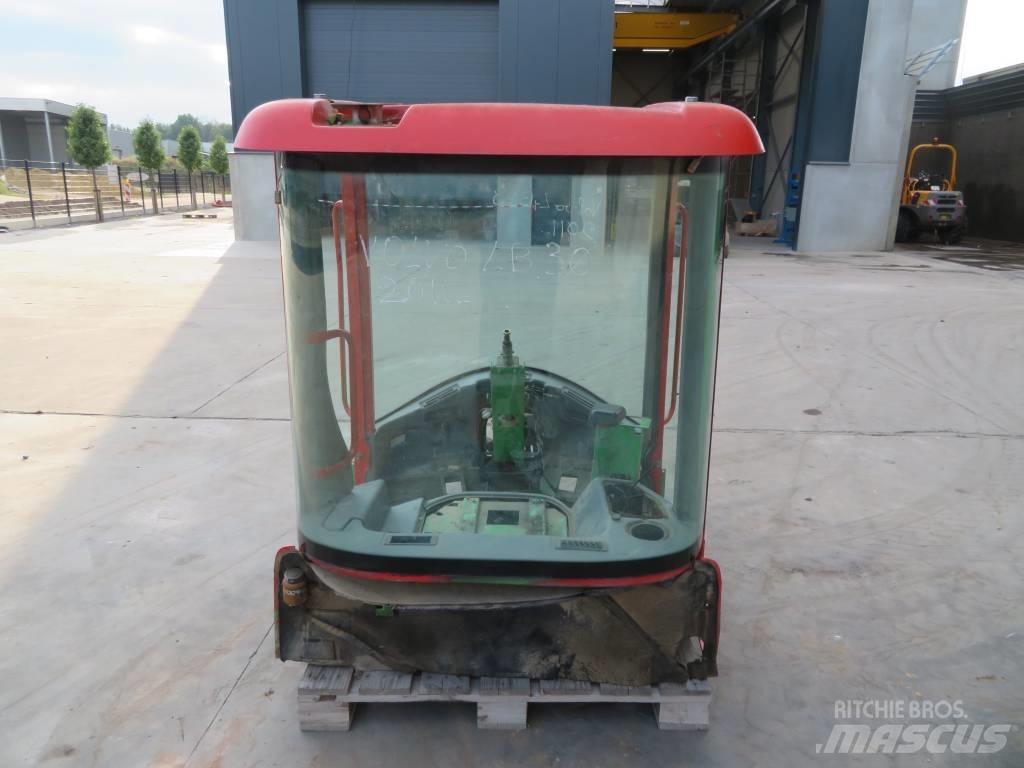 Volvo L30B / L35B Cabine si interior