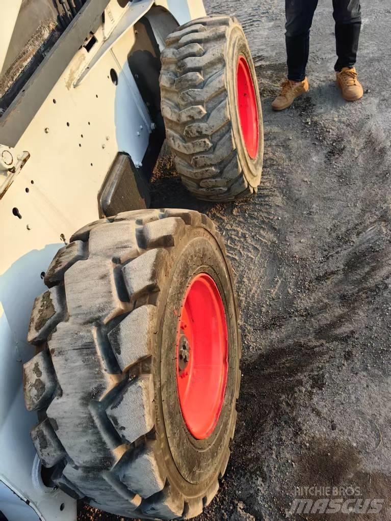 Bobcat S 300 Mini incarcator
