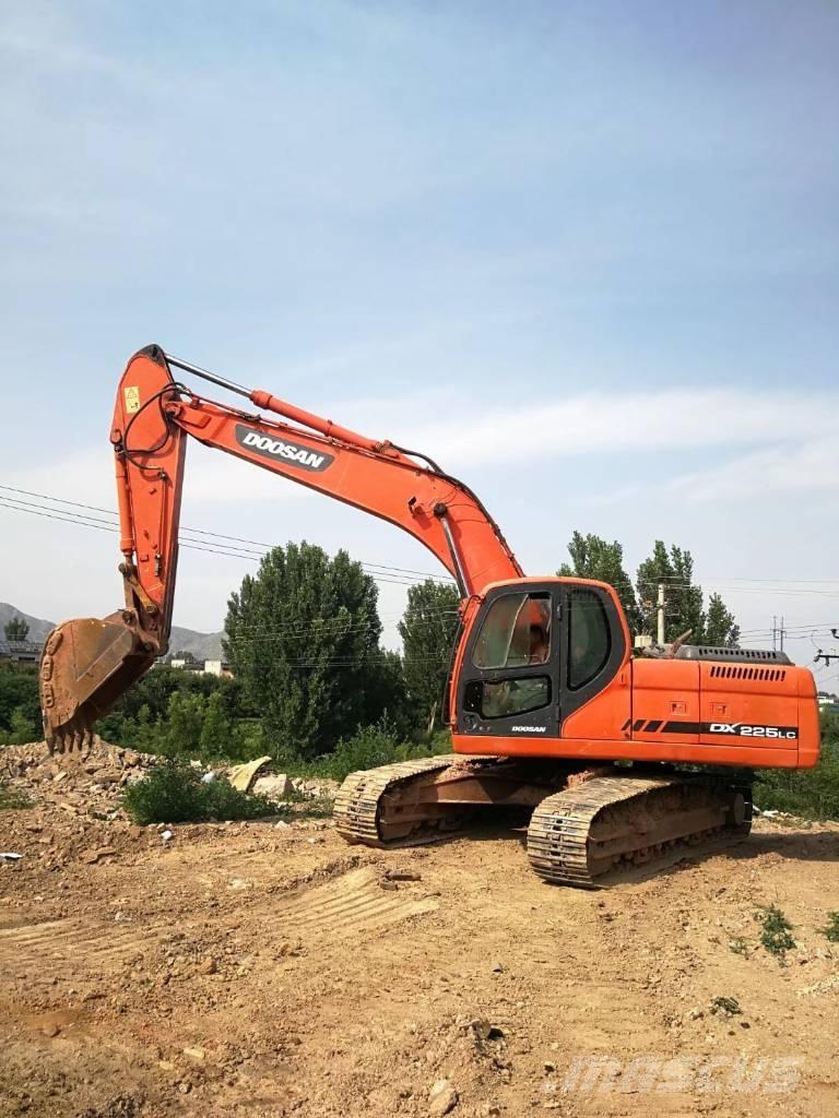 Doosan dx225 Excavatoare pe șenile
