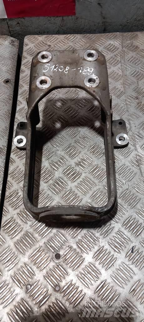 Scania 94 D.   1409347 Cabine si interior