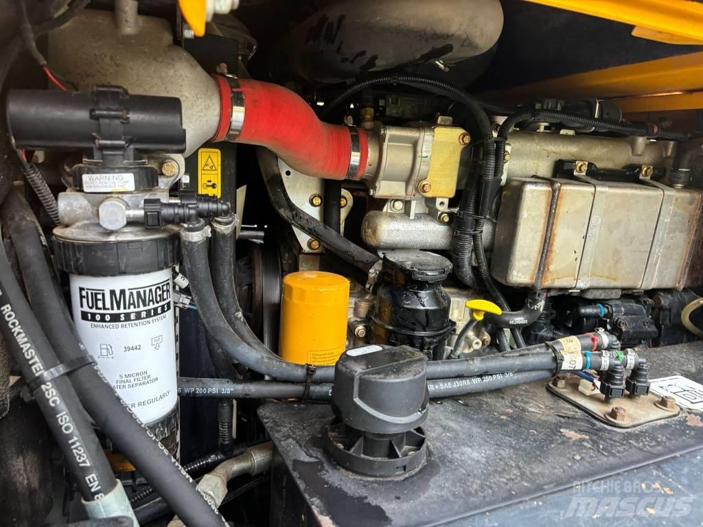 JCB 6 TST Minitractor de teren
