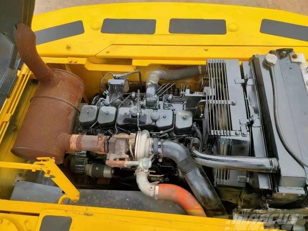 Komatsu pc220-7 Excavatoare pe șenile
