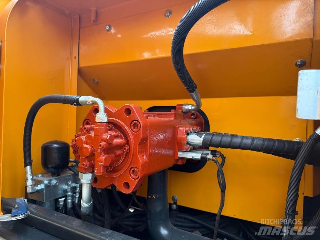 Hyundai 305LC-9T Excavatoare pe șenile
