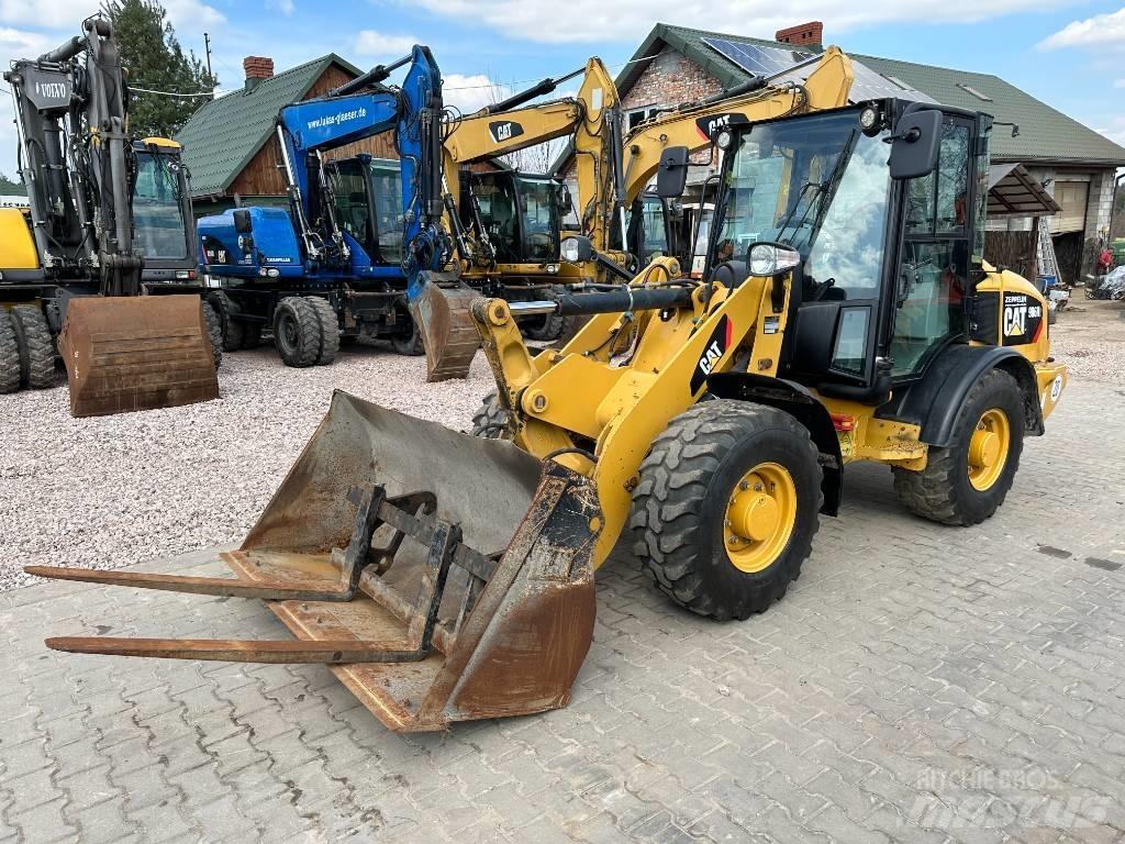 CAT 906 H 2 Incarcator pe pneuri