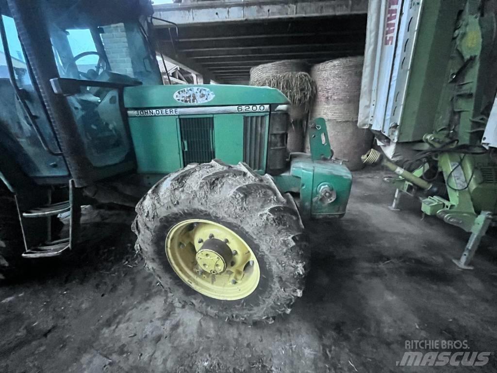 John Deere 6200 Tractoare