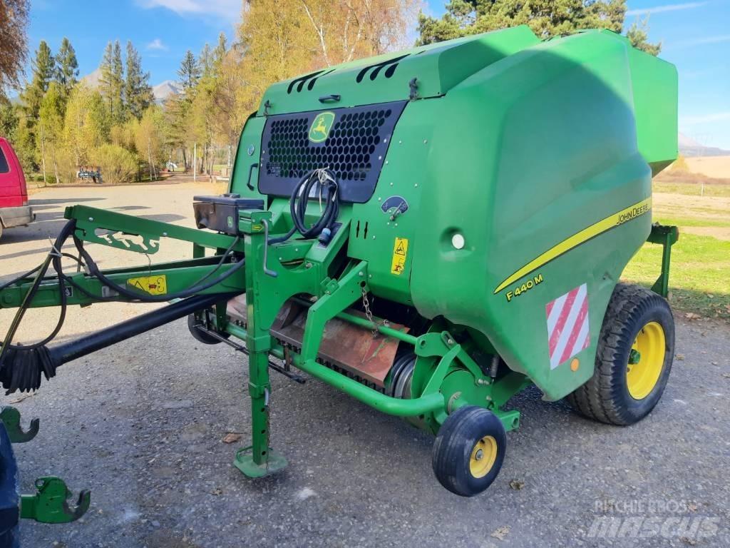 John Deere F 440 M Masina de balotat cilindric