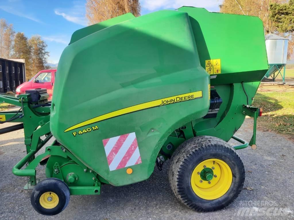 John Deere F 440 M Masina de balotat cilindric