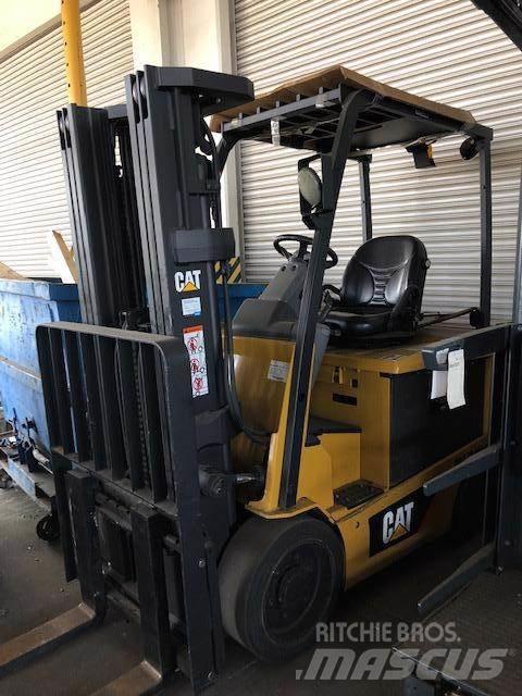 CAT EC30N Stivuitor electric