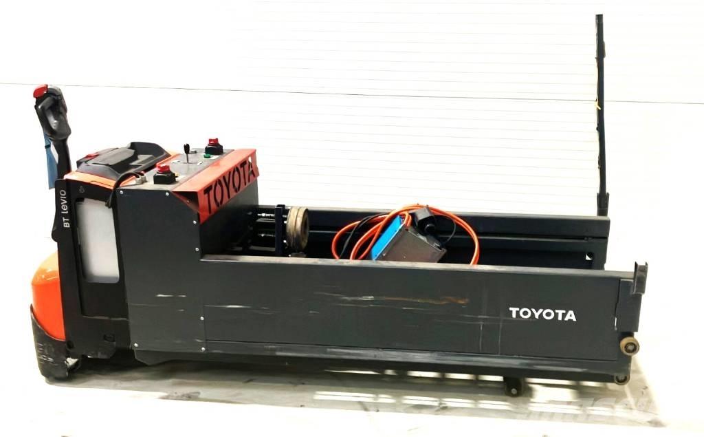Toyota LWE200 + tugger Transpaleta electica cu furca