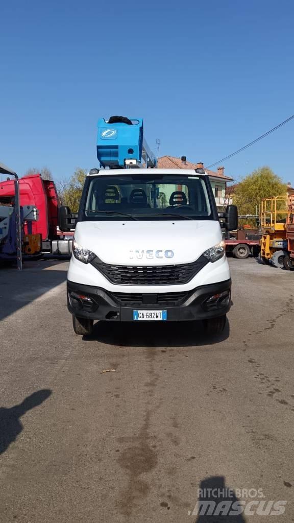 Socage 20D Platforme aeriene montate pe camion