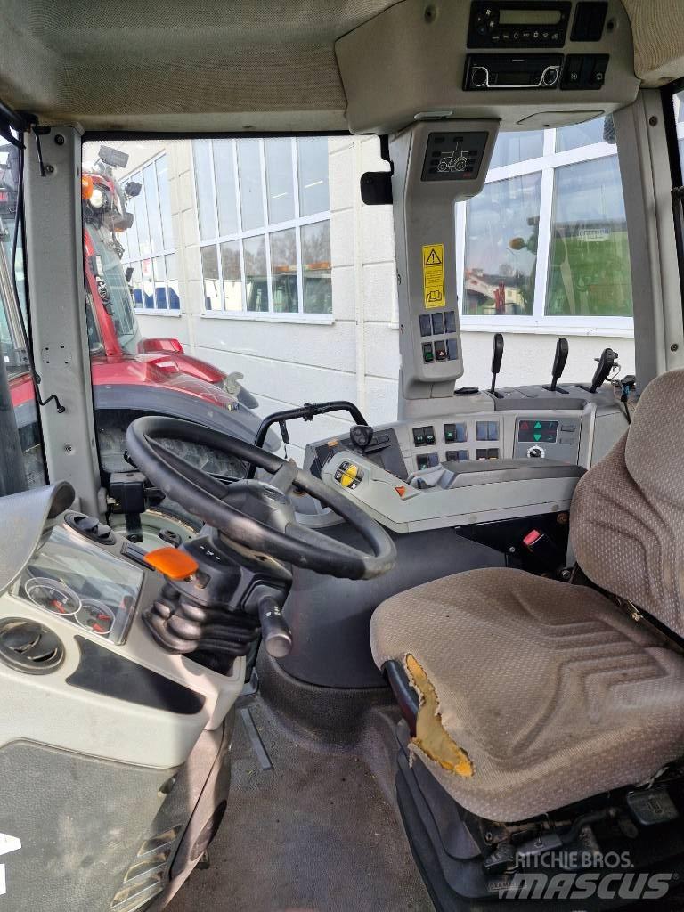 CLAAS Arion 640 Tractoare