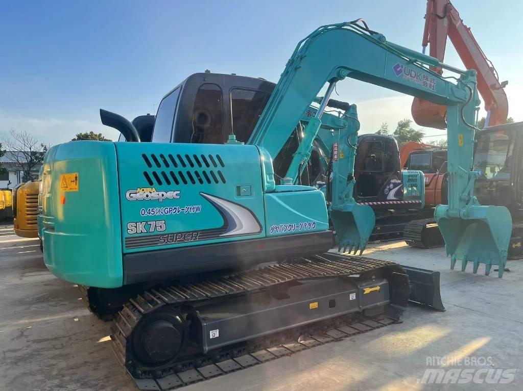Kobelco SK75-8 Excavatoare pe șenile
