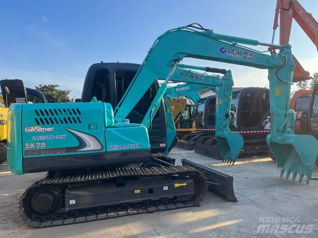 Kobelco SK75-8 Excavatoare pe șenile
