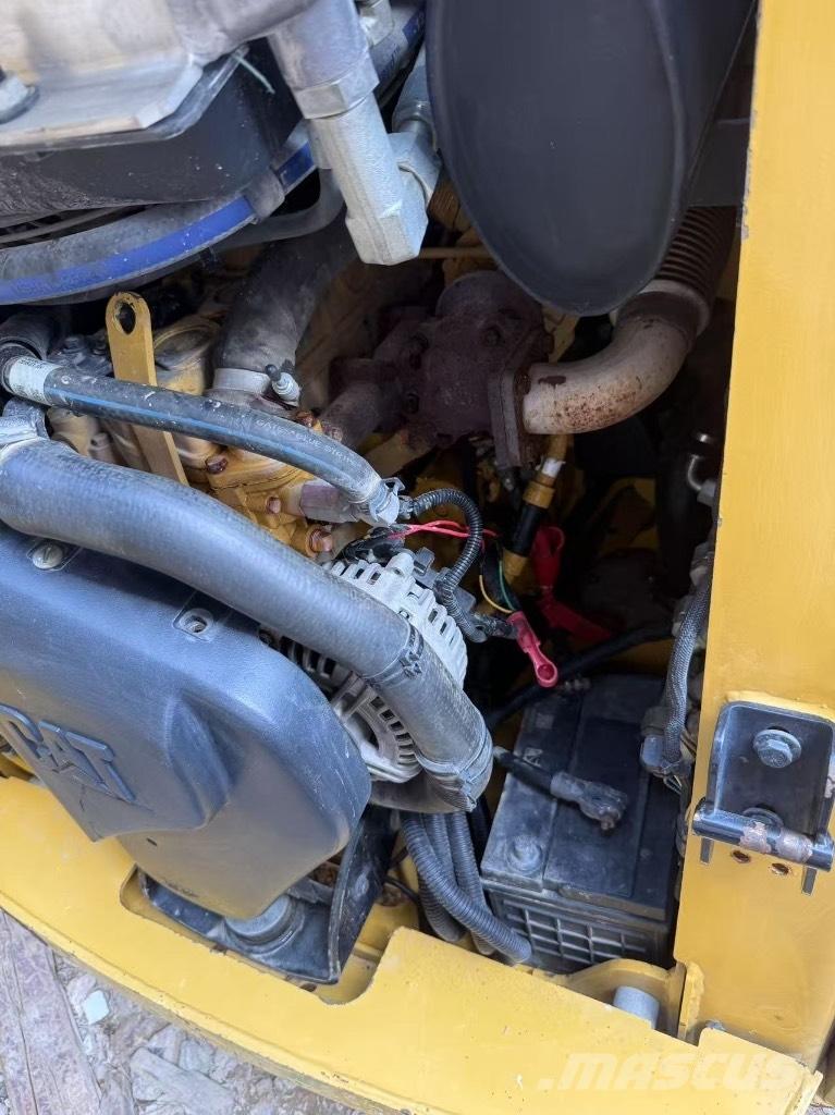 CAT 226 B 3 Mini incarcator