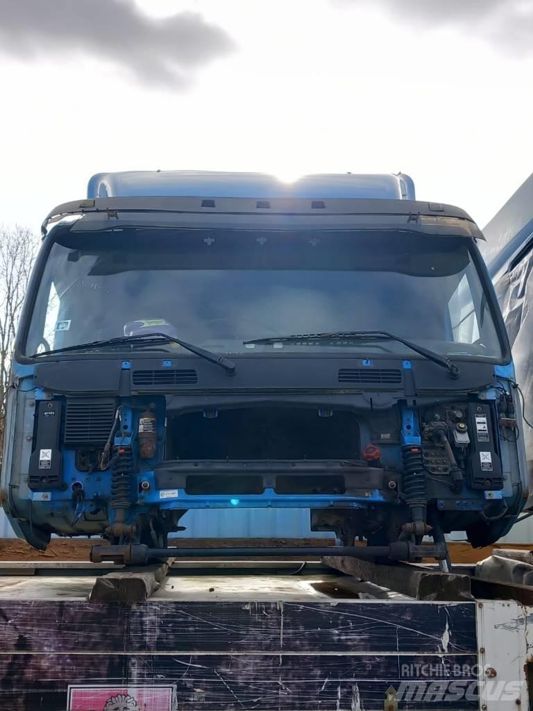 Volvo FM 9.320 Cabine si interior