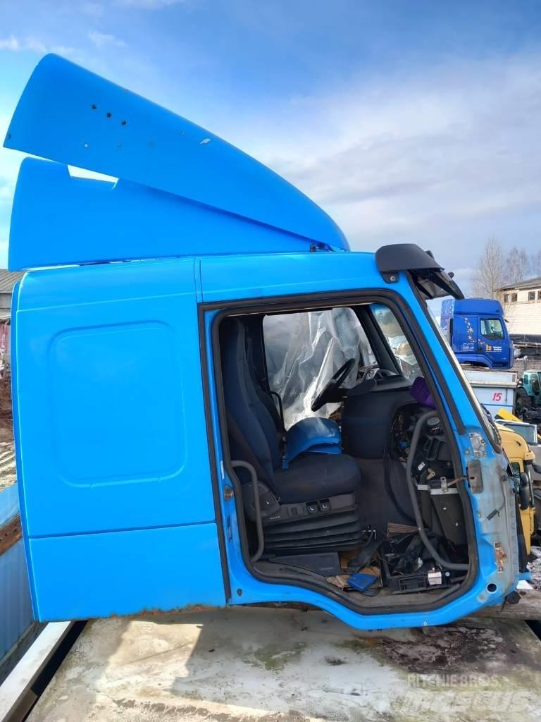 Volvo FM 9.320 Cabine si interior