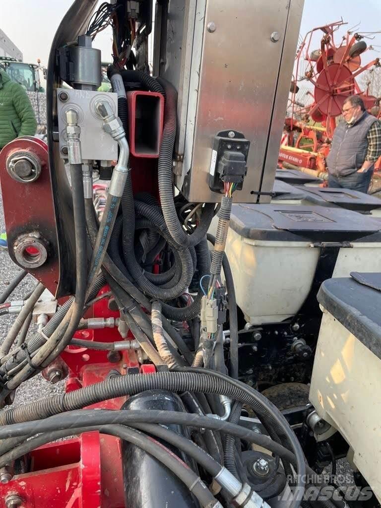 Kinze 8 FILE Masini de plantat