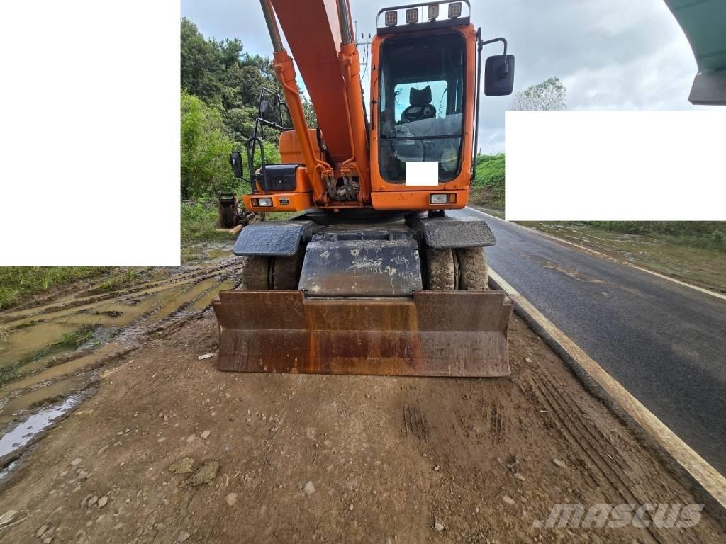Doosan DX 210 W Excavatoare cu roti
