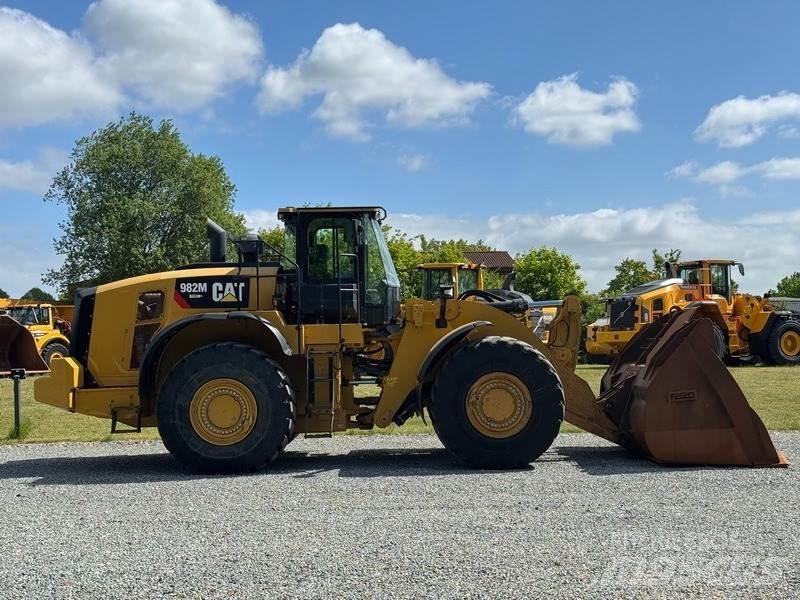 CAT 982 M Incarcator pe pneuri