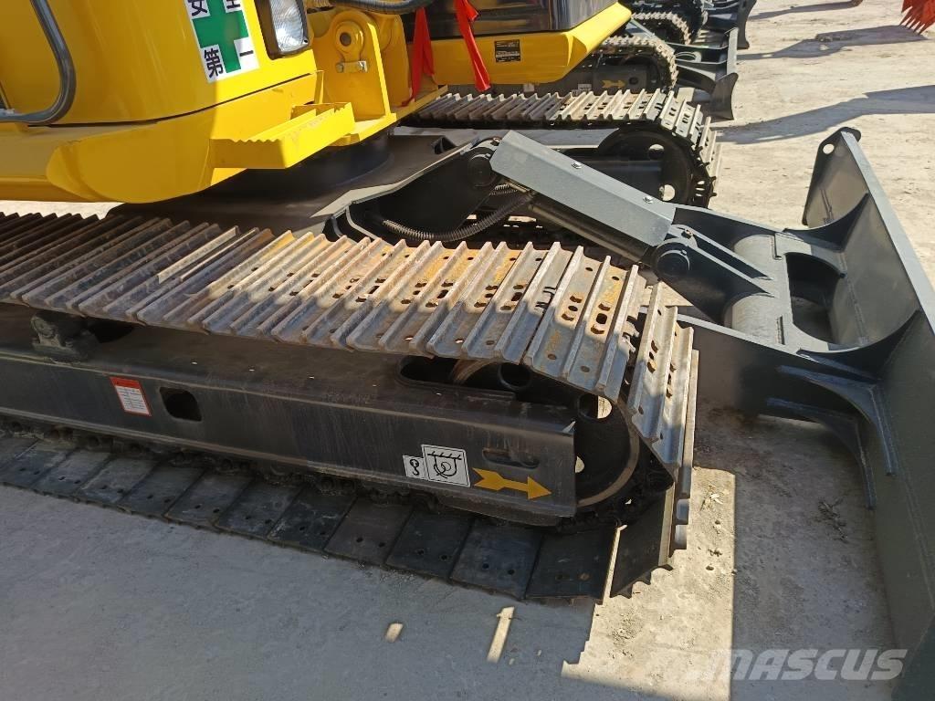 Komatsu PC 70 Excavatoare pe șenile
