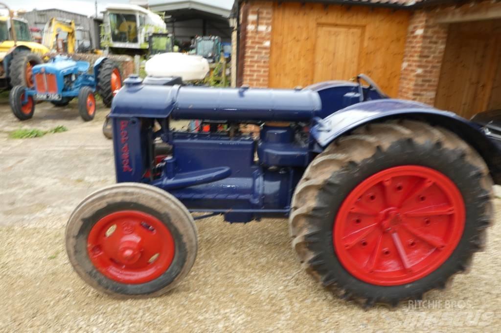  standard fordson Tractoare