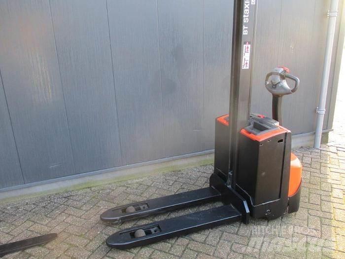 Toyota SWE 080L Transpaleta manuala