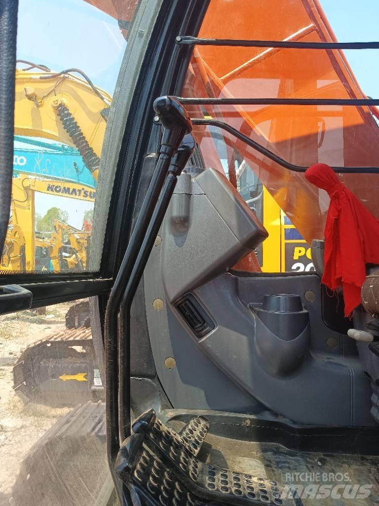 Hitachi ZX 120 Excavatoare 7t - 12t