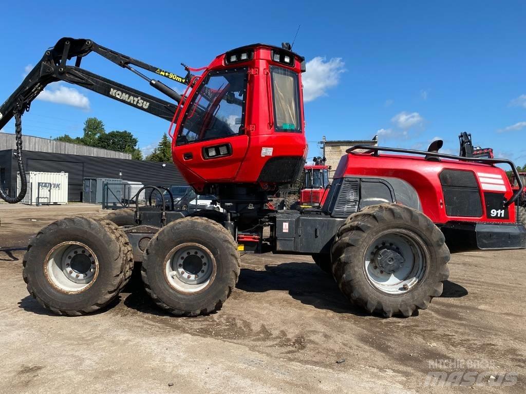 Komatsu 911 Combine forestiere