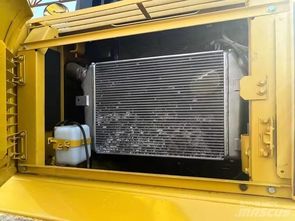 Komatsu PC 300 Excavatoare pe șenile

