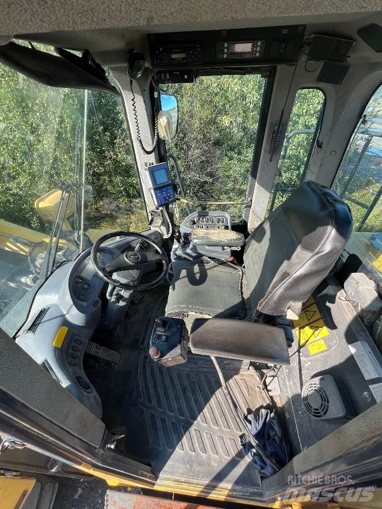 Komatsu WA 500-6 Incarcator pe pneuri