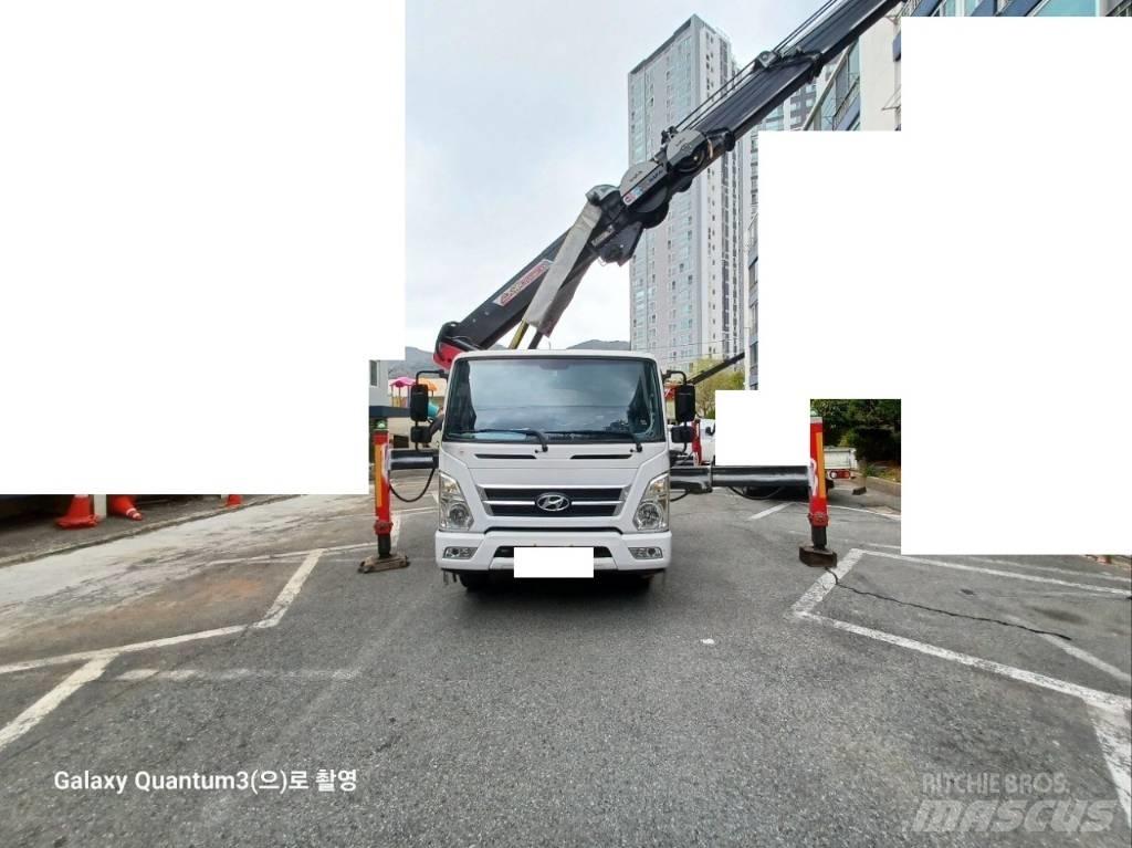 Novas 300N Platforme aeriene montate pe camion