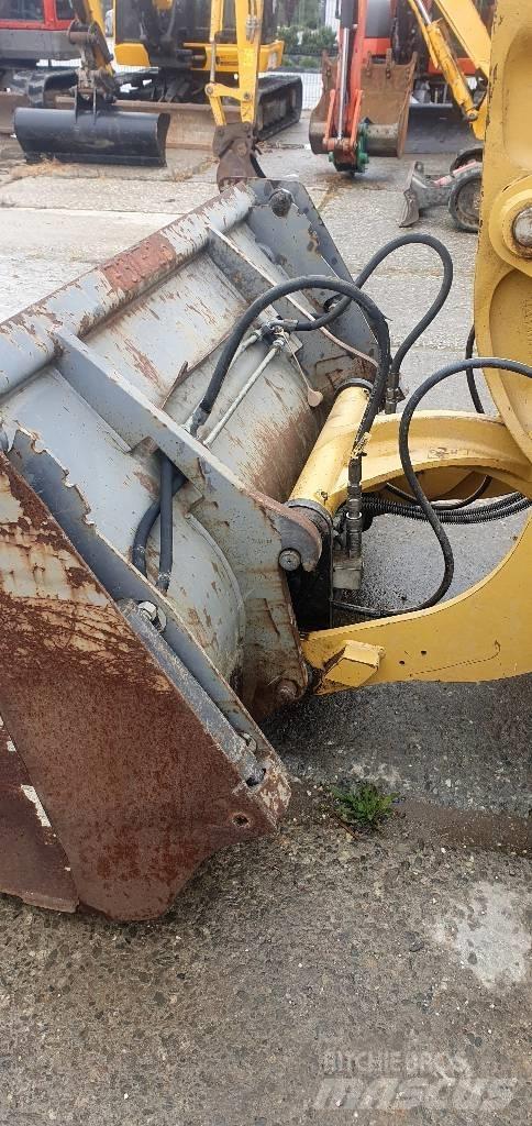 CAT 906M Incarcator pe pneuri