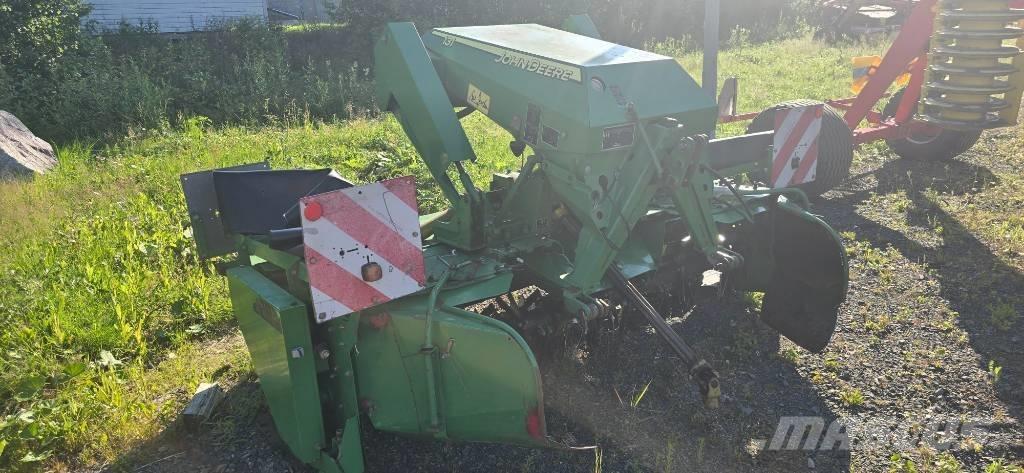 John Deere 131 Cositoare de iarba cu umidificator
