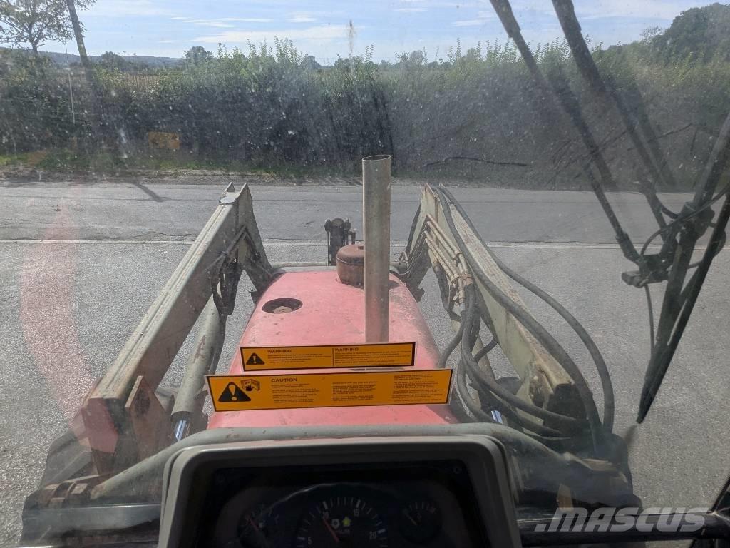 Massey Ferguson 6120 Tractoare